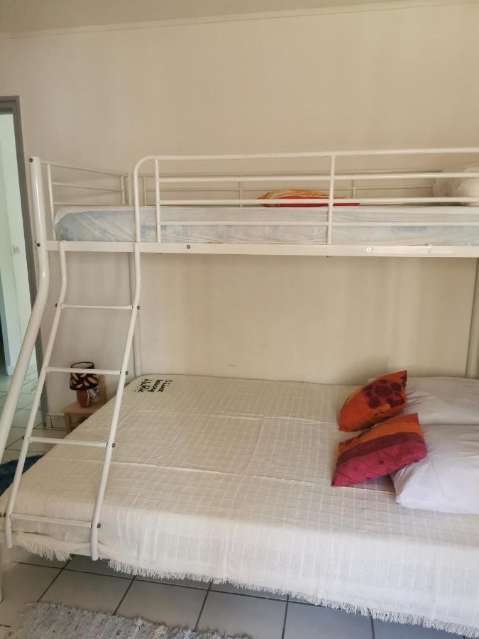 Appartement lumineux 2 chambres à 1mn de la plage Le Gosier  Esterno foto