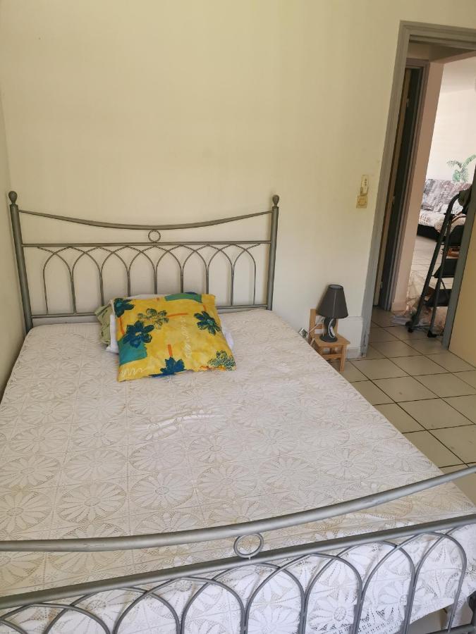 Appartement lumineux 2 chambres à 1mn de la plage Le Gosier  Esterno foto